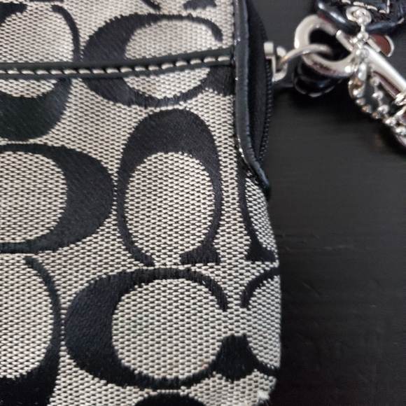 Wristlet - Picture 8 of 10